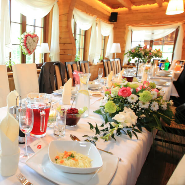 restauracja Polanica Zdrój Smaki Na Szlaku to miejsce idealne na rodzinne spotkania i firmowe wydarzenia